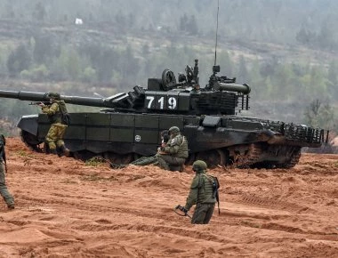 Vostok 2018: Ο Πούτιν παρακολουθεί την τεράστια στρατιωτική άσκηση (βίντεο)
